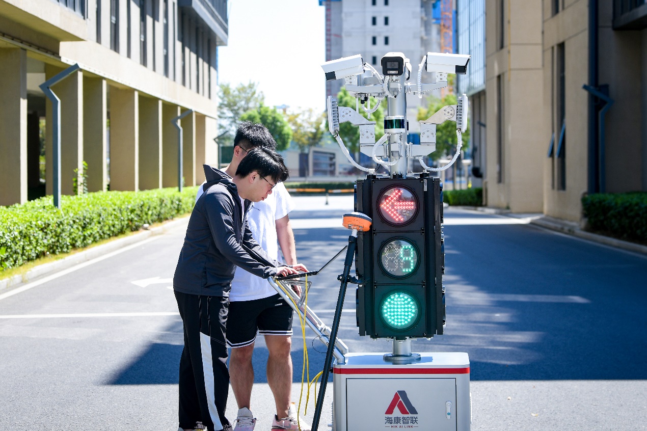 浩康智联车路协同实训基地。段玉摄